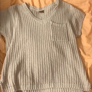Short sleeved sweater tan color with pocket